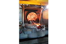 3-х тонная индукционная тигельная печь Inductoterm, уже год успешно работает на заводе «М-ЛИТ» в Никополе