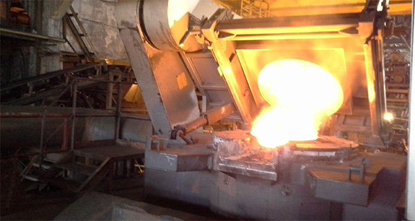 Действующая 3-х т индукционная печь Inductotherm на заводе «М-ЛИТ» в 